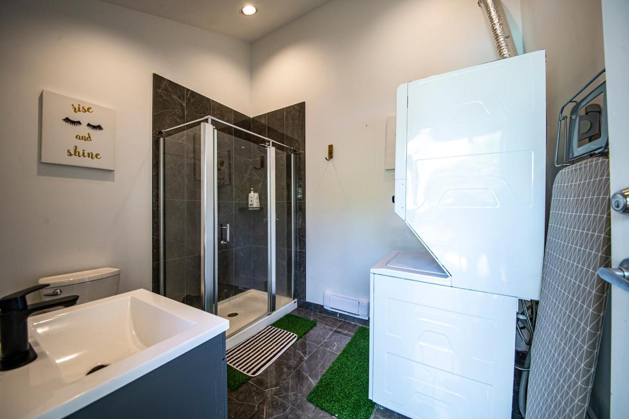 נורת וונקובר Cypress: Private Bedroom/Bathroom/Office, With Shared Pool, Hot Tub מראה חיצוני תמונה